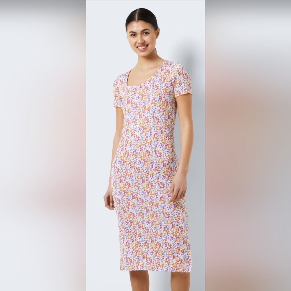 Noisy May Silky Short Sleeve Midi in Ditsy Floral, BNWT, Size L